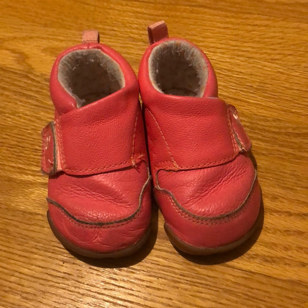 Carter’s Leather upper size 3